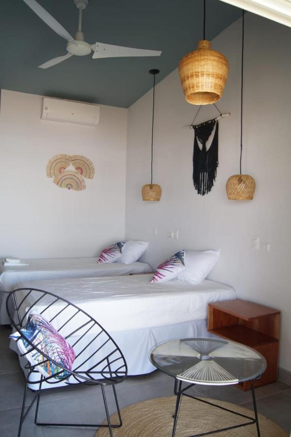 Alive Beach House Transito Exterior photo