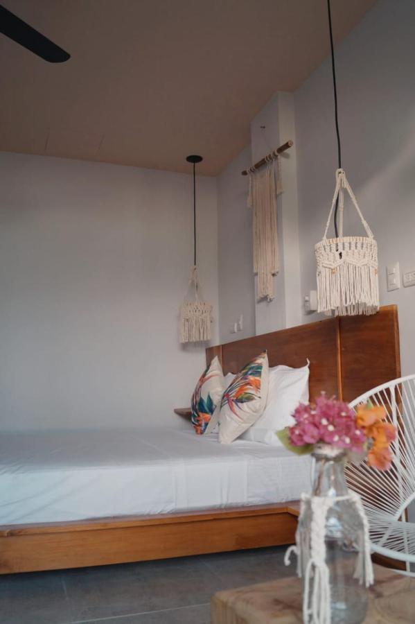 Alive Beach House Transito Exterior photo