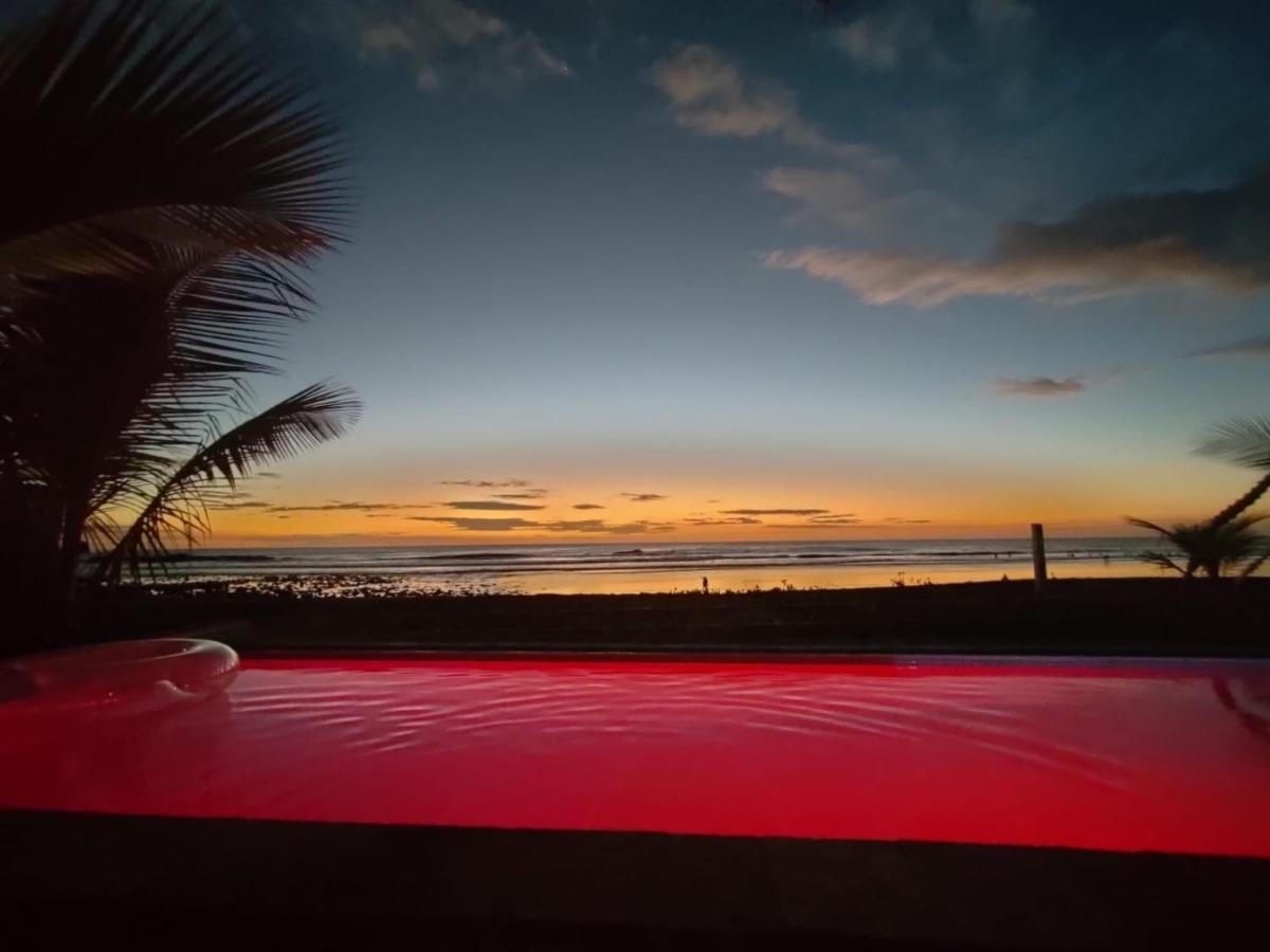 Alive Beach House Transito Exterior photo